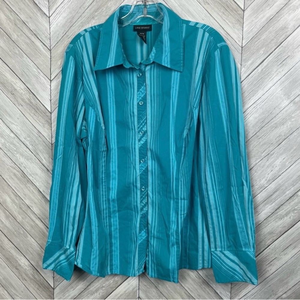 ⭐️Lane Bryant Button Down 14/16